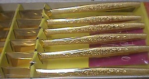 Gold Steak Knives b.JPG (20903 bytes)