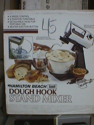 Stand Mixer b.JPG (34545 bytes)