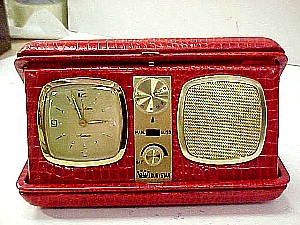 Four Star Travel Clock Radio b.JPG (40200 bytes)