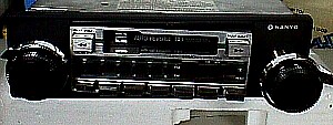 Sanyo FT 2400 AM-FM Cassette Stereo w-Digital Clock-Calander a.JPG (19260 bytes)